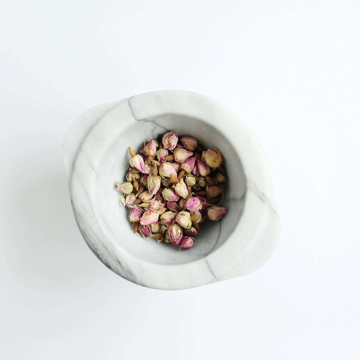 3 Ways to Make a Luxurious Natural Milk Bath