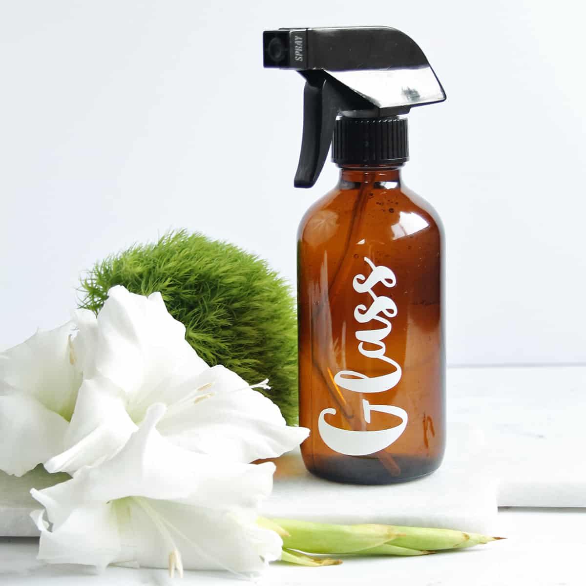 How to make a Natural Streak Free Glass Cleaner
