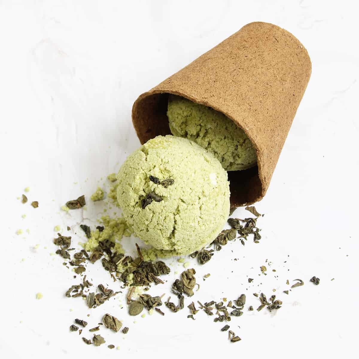 The Anatomy of a Matcha Green Tea Bath Bomb / How to Make Matcha Green Tea Bath Bombs