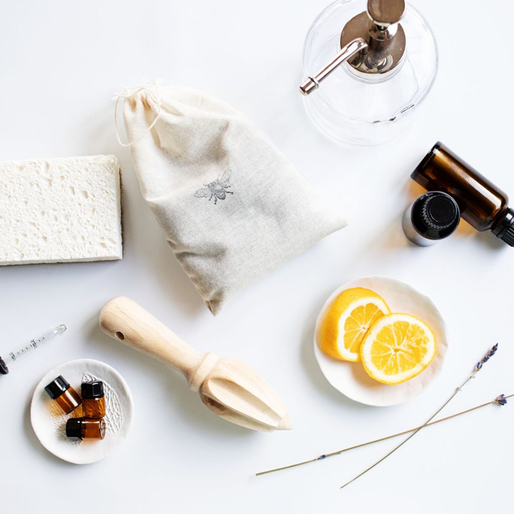 Are ready to take the plunge and naturally spring clean without chemicals? Grab a free 5 piece Mrs. Meyer's natural cleaning kit from the Grove Collaborative to jump start your spring cleaning this year and a spring cleaning checklist too!