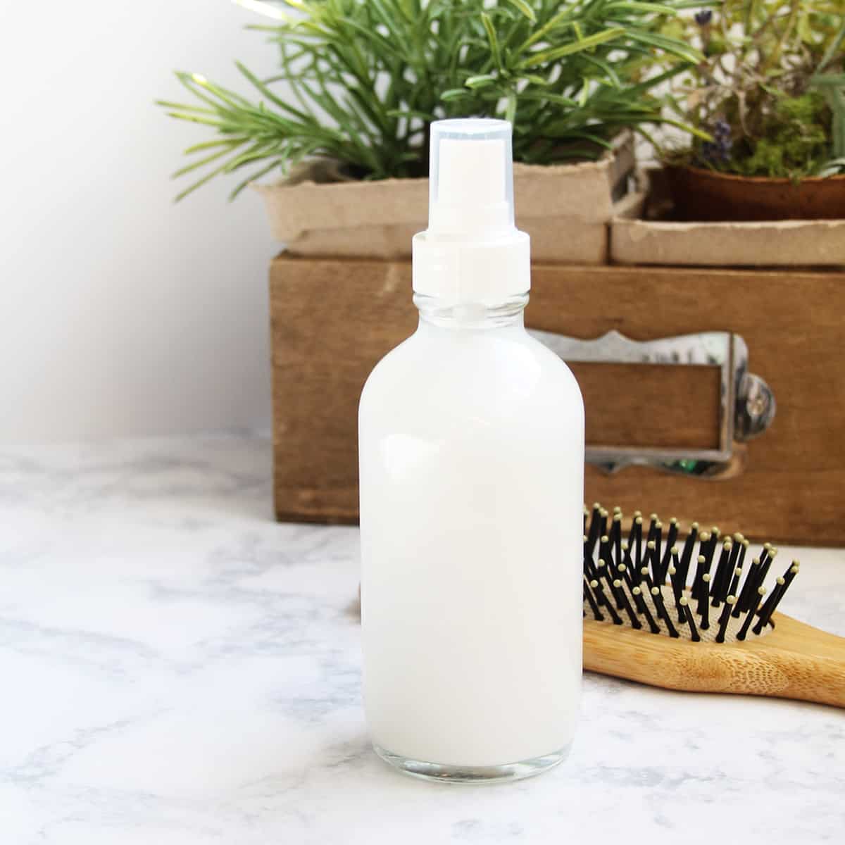 Easy Natural DIY Dry Shampoo Spray to Combat Oil