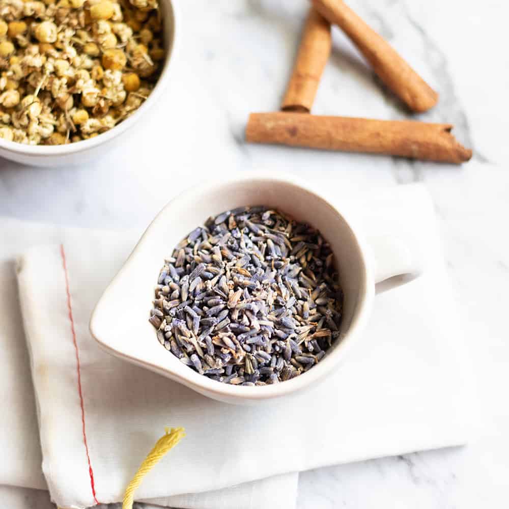 10 Bath Soak DIY Ingredients for the Best Bath Eve