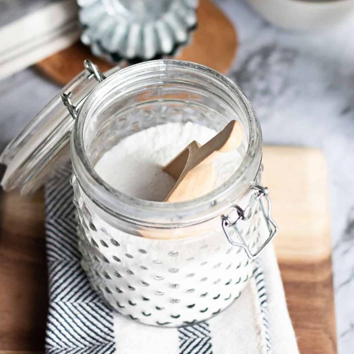 What’s not to love? This recipe for an all natural homemade dishwasher detergent is made from simple, non-toxic ingredients that will keep your dishes clean and sparkly.