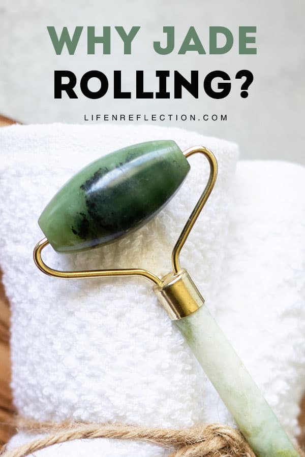 Why Jade Rolling? Stimulate the lymphatic system, under the skin to flush out waste, eliminate puffiness, encourage a natural glow and smooth wrinkles with jade rolling!