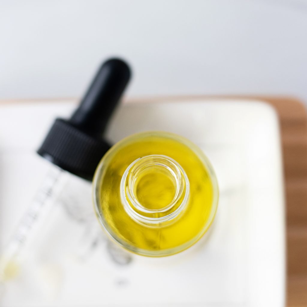I learned how to make an anti frizz serum at home so we can wake up without frizz!