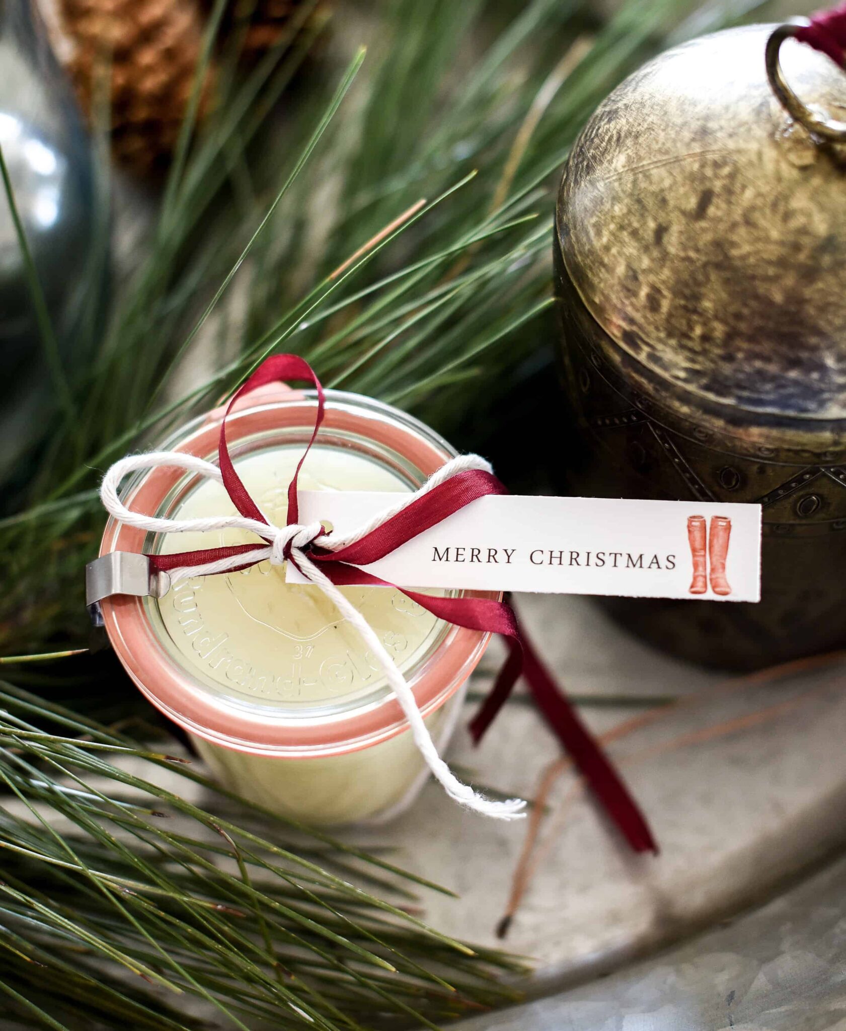 Christmas Handmade Candles with the Best Christmas Scents