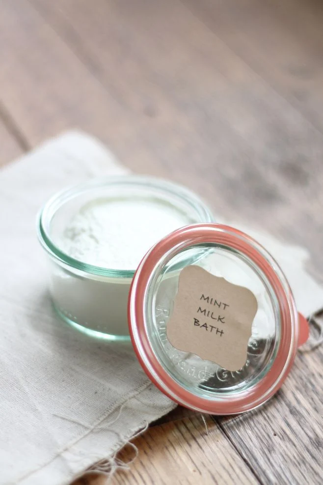 This is a good milk bath soak for opening your sinuses! Made in minutes with just a few ingredients, you’re going to love this luxurious mint milk bath recipe.