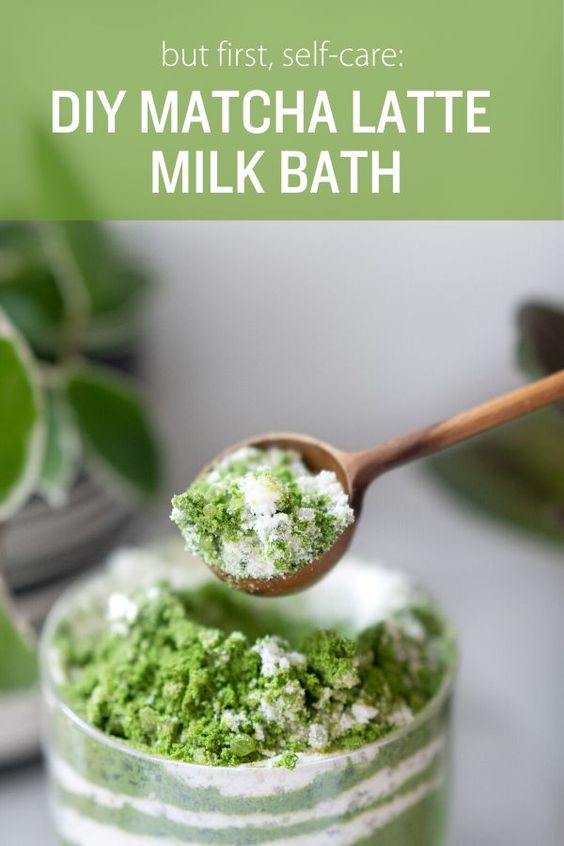 Pour into your self-care routine on the awkward middle of the week by whipping up this plant-based, skin-nourishing matcha latte milk bath recipe.