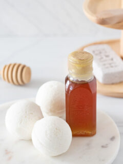 Here’s how to make foamy bath bombs with a natural foaming bath bomb recipe for a lush, silky bath. Yes, DIY bath bombs just got better!