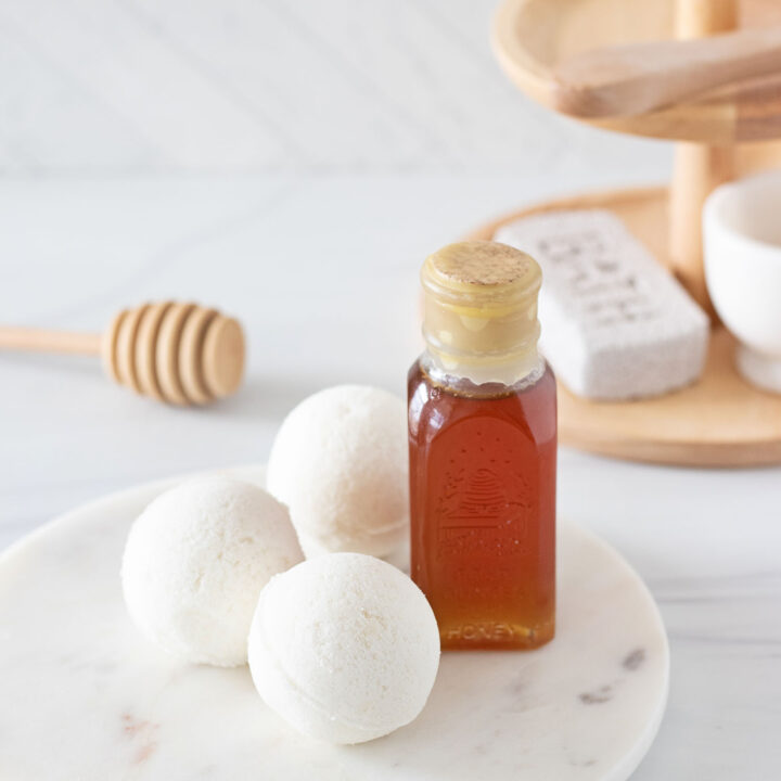 Here’s how to make foamy bath bombs with a natural foaming bath bomb recipe for a lush, silky bath. Yes, DIY bath bombs just got better!