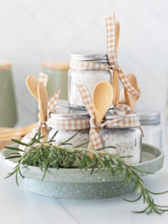 Add the perfect finishing touch to your meals when you learn how to make rosemary salt. It makes a great jar gift idea full of flavor!
