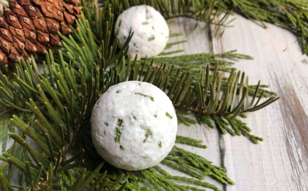 You’ll be eager to go foraging in the woods to make this winter bath bomb recipe!